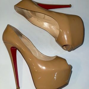 Christian Louboutin Nude Patent Leather Platform Heels Size 40